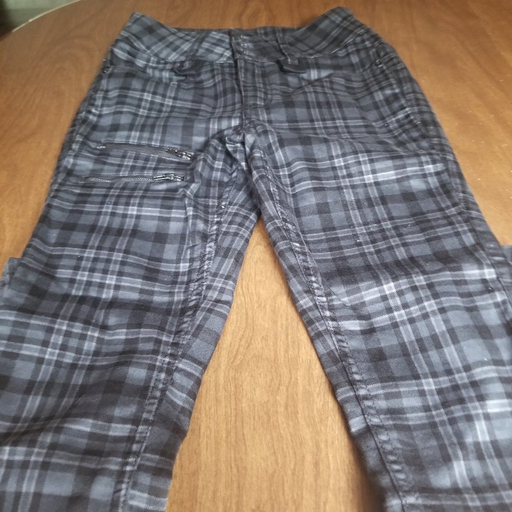 Hot topic denim black gray aid hi rise super skinny..never worn but no tags